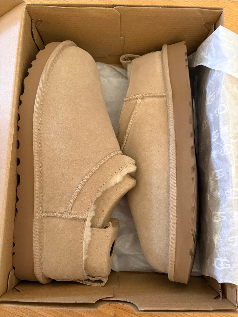 UGG W Classic Micro Slip-On - new in box